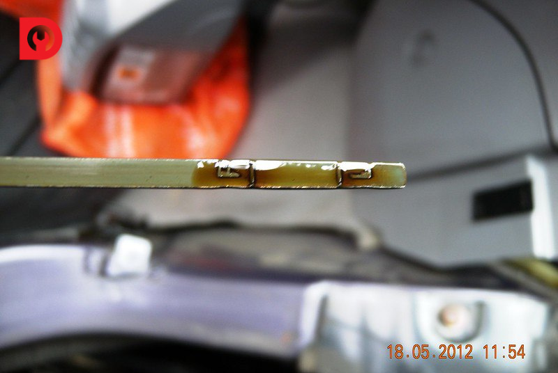 Penyebab Warna Oli Transmisi Berubah