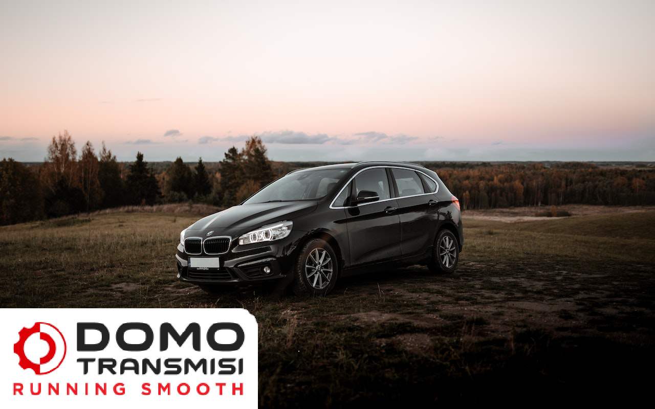 7 Kesalahan Mengendarai Mobil Matic yang Wajib Anda Tahu