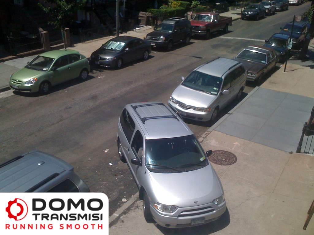 Ini Cara Mobil Matic Bisa Didorong saat Paralel
