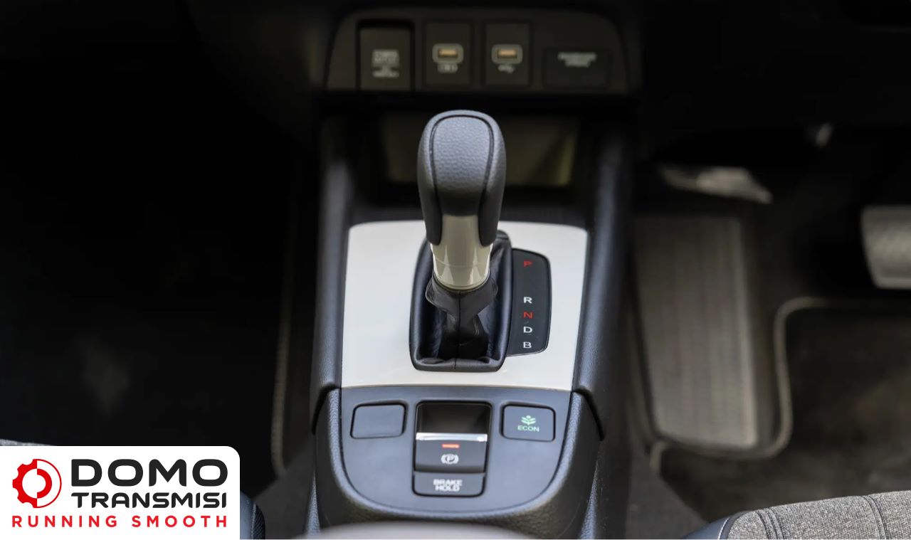 8 Solusi Gigi Mobil Matic Nyangkut & Penyebabnya