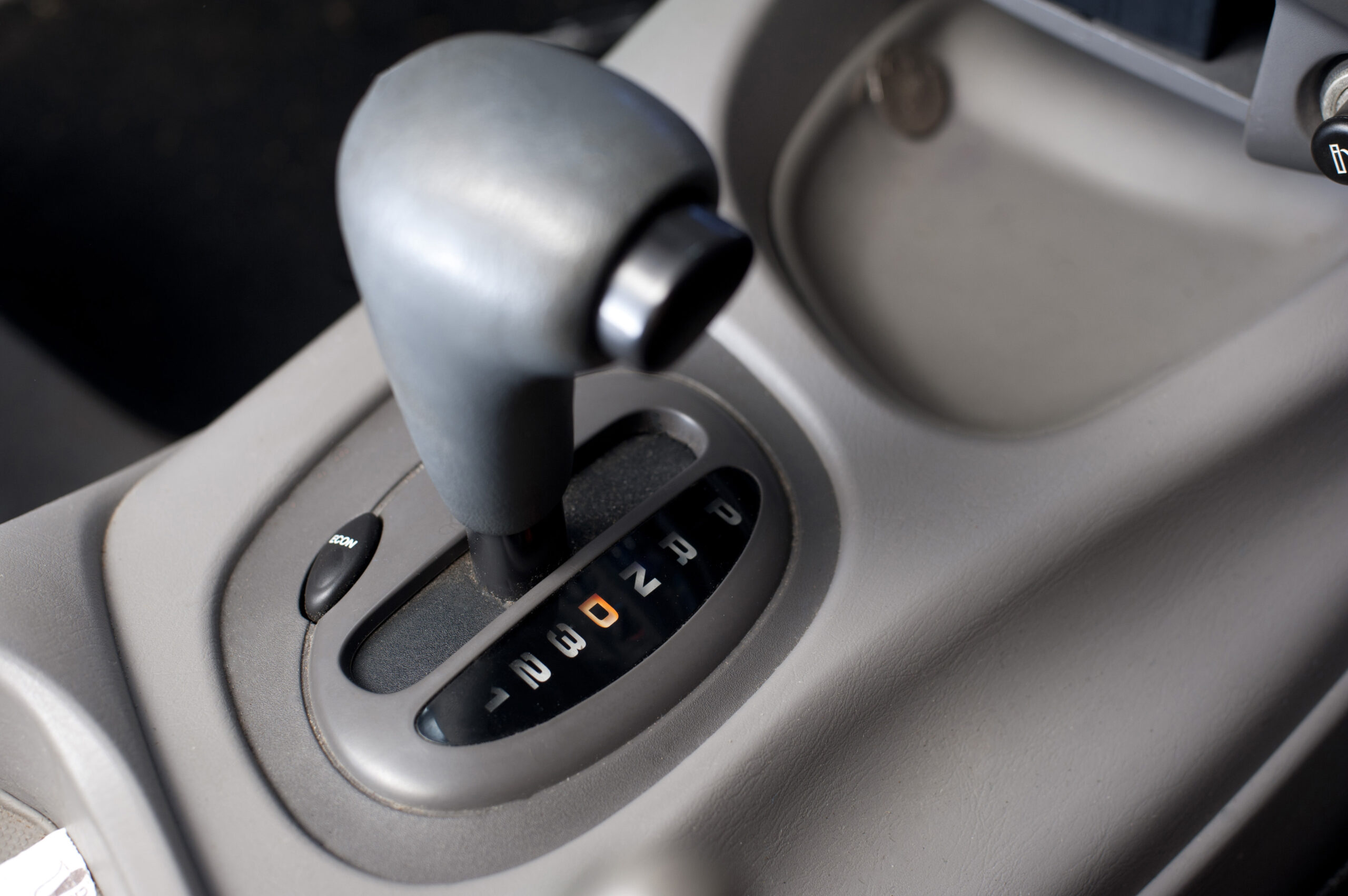 Cara Memakai Tuas Transmisi Mobil Matic
