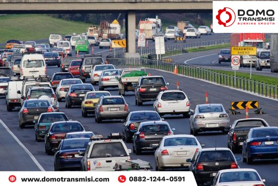 Mengemudi Mobil Matic di Jalan Tol