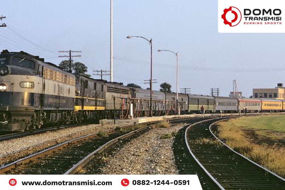 Cara Aman Melewati Perlintasan Kereta Api