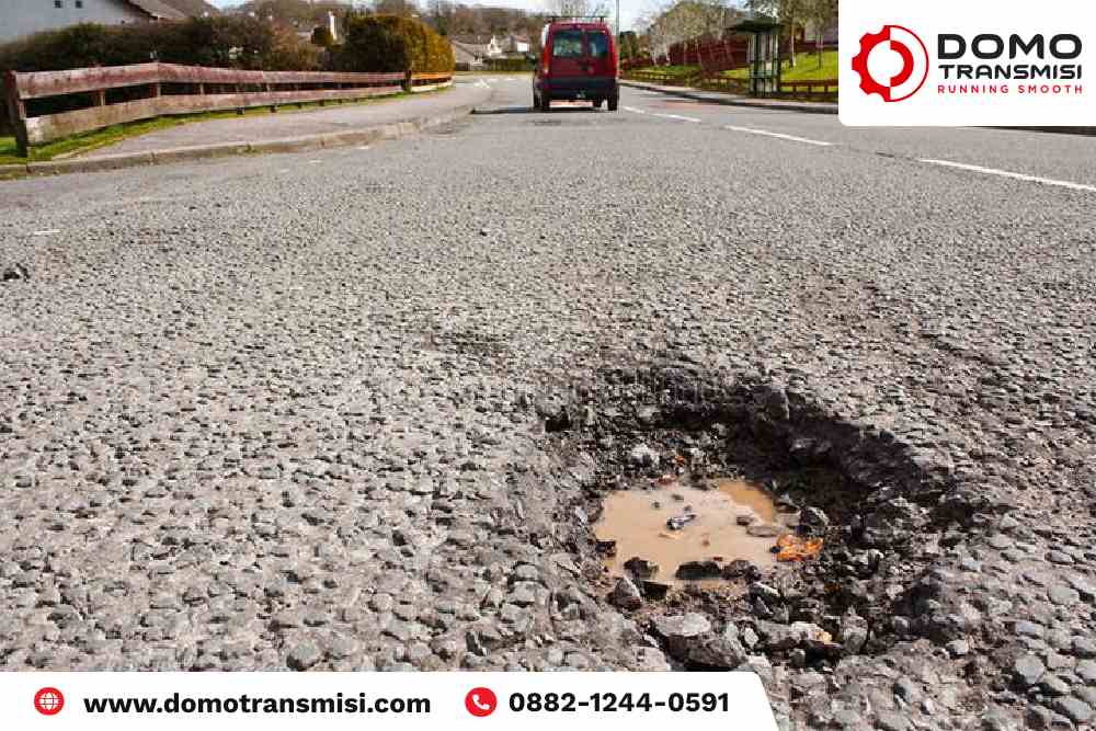 Komponen Mobil Matic Rusak Akibat Jalan Berlubang