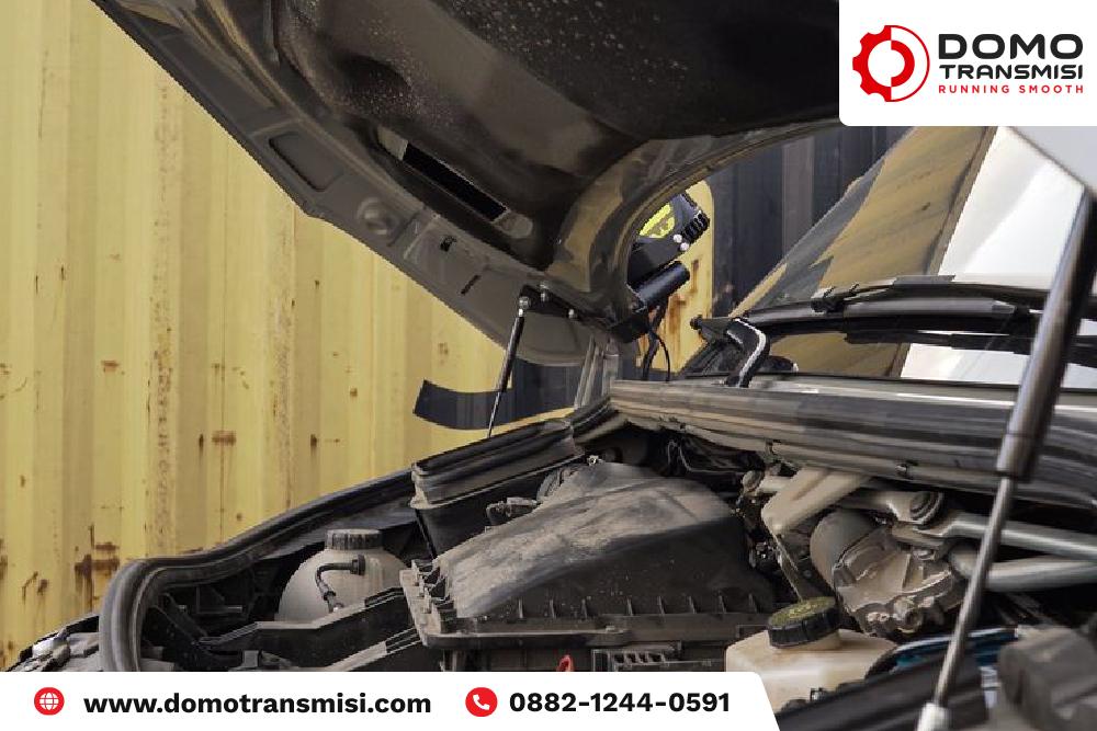 Peredam Kap Mesin Mobil