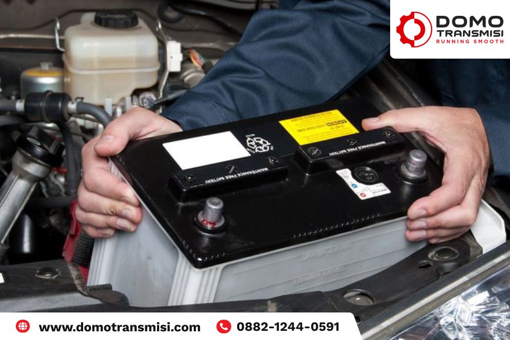 Cara Melepas Aki Mobil Matic