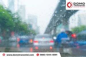 5 tips merawat mobil saat musim hujan