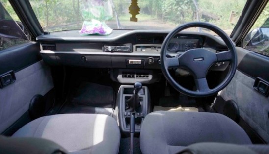 Mengatasi Getaran dan Overheat: Teknik Perbaikan Transmisi Mazda Vantrend